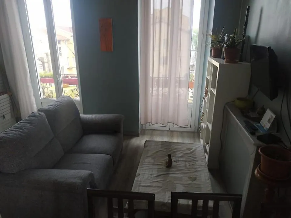 نيس Room In The Charming 30S Building