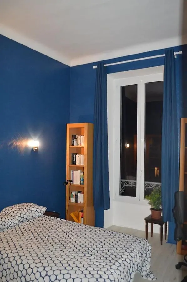 نيس Room In The Charming 30S Building